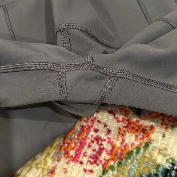 Lululemon In Movement 7/8 Tight *Everlux 25"
Titanium - Picture 3 of 7